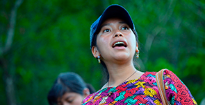 Fotografía de una jóven indígena de Guatemala